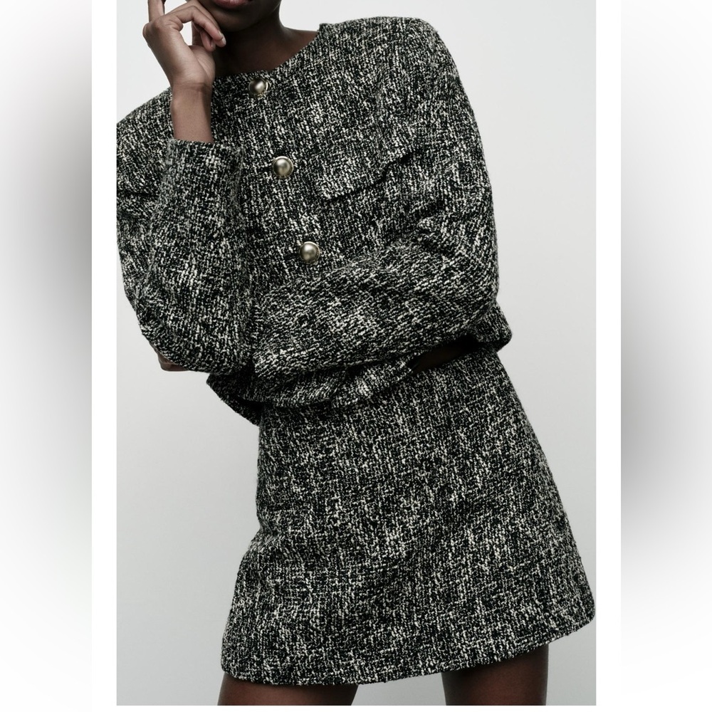 ❗️SALE❗️ZARA High-waisted textured skort with side hidden in-seam zipper.
